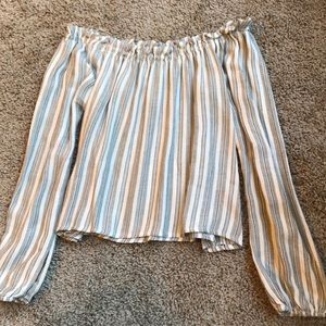 OFF THE SHOULDER TOP